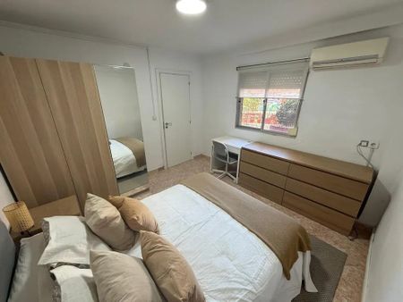 Calle Segismundo Moret, Málaga, Andalusia 29011 - Photo 5