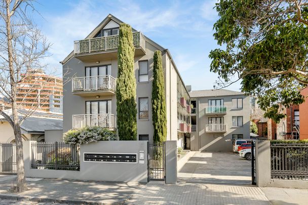 5/37 Domain Street, South Yarra. - Photo 1