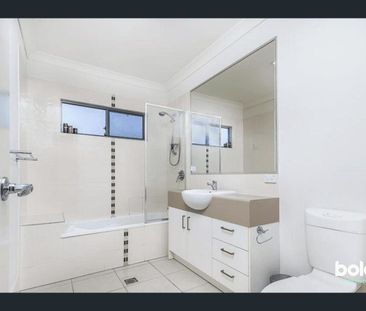 2/127 Duffield Road, Kallangur, Qld 4503 - Photo 2