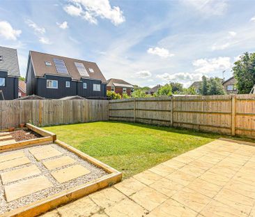 4 bedroom semi-detached house to rent - Photo 5