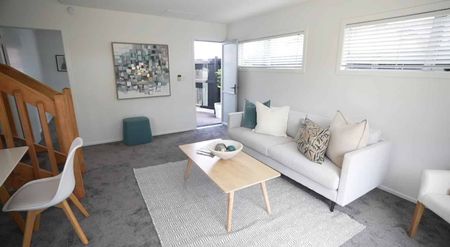 Modern Living on Naylor - Photo 5