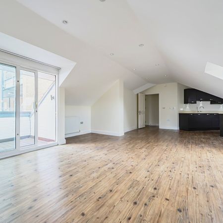 Blacksmiths Court, N13, London - Photo 4