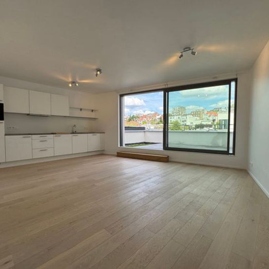 Appartement te huur - Photo 1