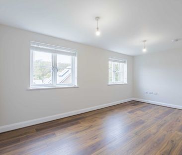 3 bed Semi Detached for rent - Photo 2