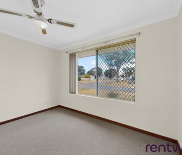 Low Maintenance Living in a Quiet Cul-de-Sac - Photo 2