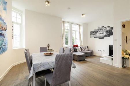 2 bedroom flat to rent - Photo 4
