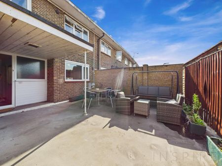 3 bedroom maisonette to rent - Photo 2