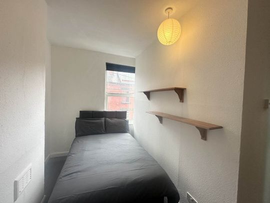 Vicarage Street (Room 1), Kirkstall, Leeds - Photo 1