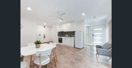 MODERN, FULLY FURNISHED, STUDIO APARTMENT - Photo 4