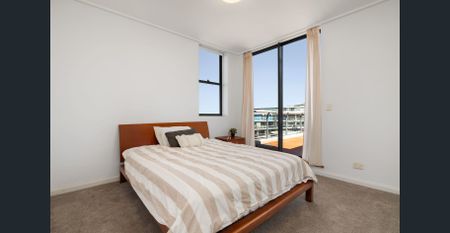 Experience Luxury on the Water - Photo 2