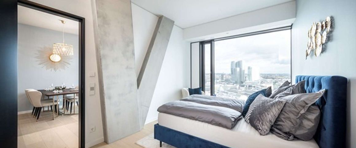 IM HERZEN DER SKYLINE: 2-Zimmer-Wohnung mit spektakulärem Ausblick - Photo 1