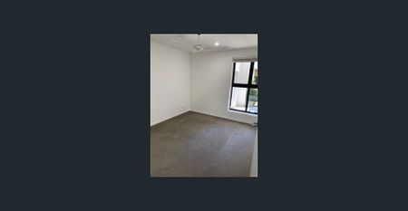 Beautiful 2 Bed 2 Bathroom modern apartment - Photo 2