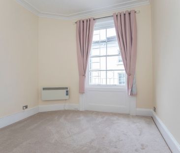 East Approach Drive, Cheltenham GL52 3JE - Photo 4