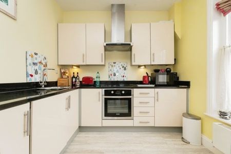 Tudor Villas, Cromer - Photo 3