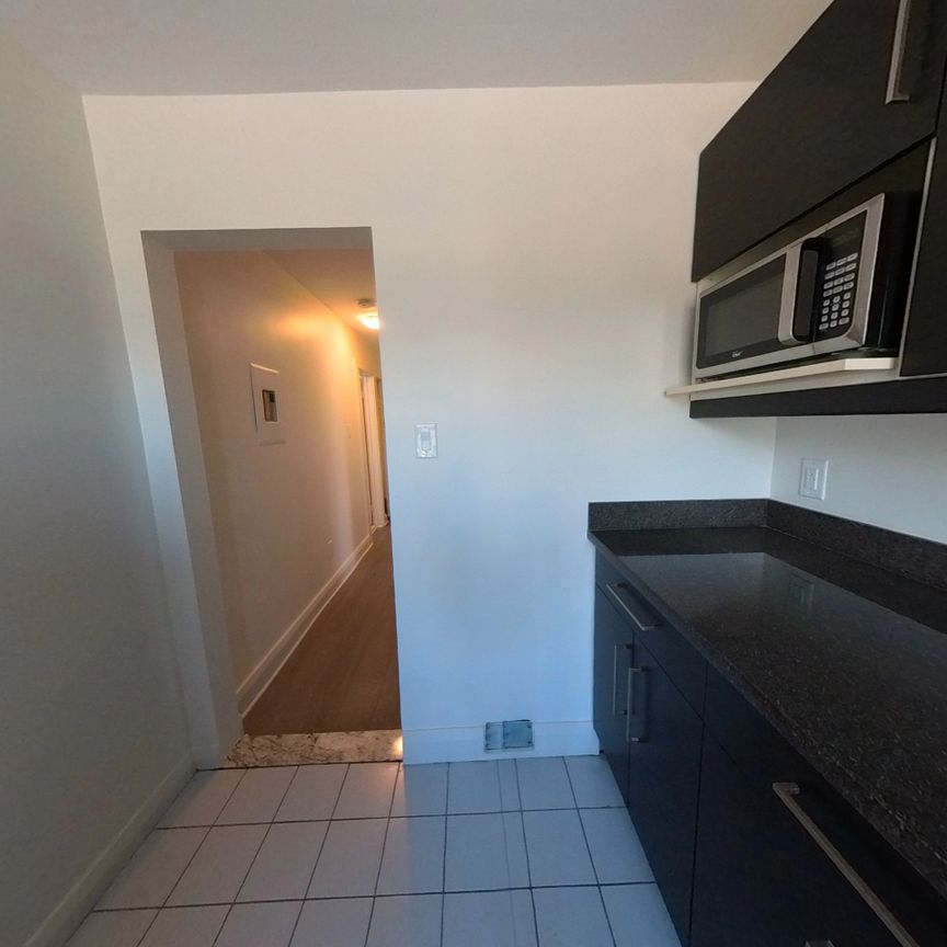 For Lease - 3717 Lakeshore Boulevard Unit# 1, Toronto, Ontario - Photo 1
