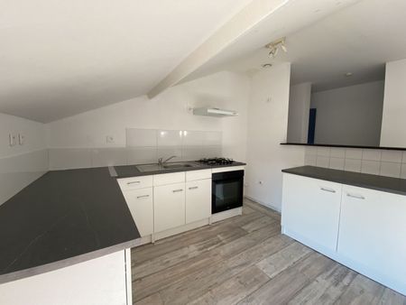 Location Appartement 4 pièces 120m² - Photo 3