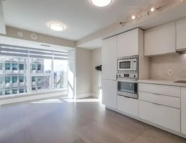 955 Bay St. Suite 1914 | 955 Bay Street, Toronto - Photo 1