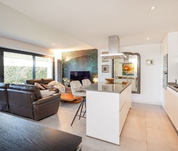 3 Bedroom Apartment For Rent in Selwo, Málaga - Photo 6