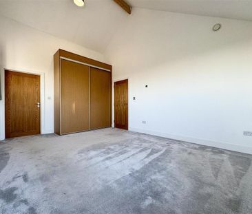 4 bedroom detached house to rent - Photo 6