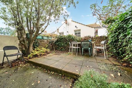 4 bedroom terraced house to rent - Photo 3