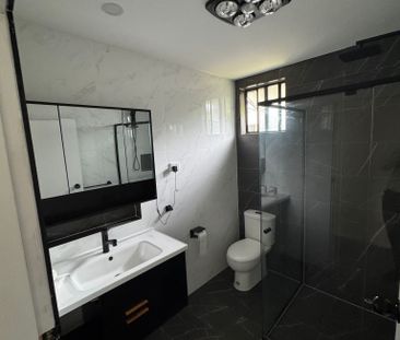 14a Dampier Crescent, Fairfield West NSW 2165 - House For Rent | Do... - Photo 5