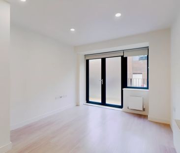 1 Bed 1 Bath - Photo 2