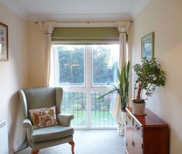 2 bedroom retirement property to rent - Photo 2