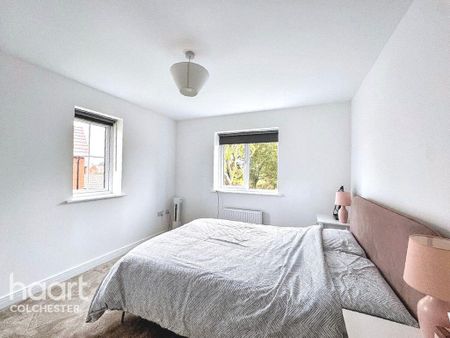 4 bedroom detached house to rent - Photo 3