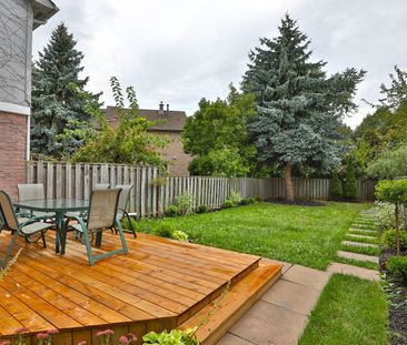 For Lease - 1021 Runnymead Crescent, Oakville, Ontario - Photo 2