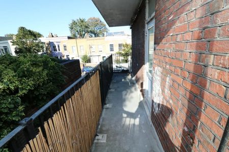 2 Bed Flat, Chatsworth Court, E5 - Photo 4