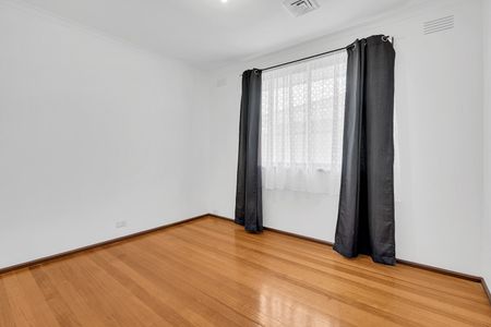 225 Dalton Road, Lalor VIC 3075 - Photo 5