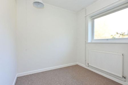 3 bedroom bungalow to rent - Photo 4