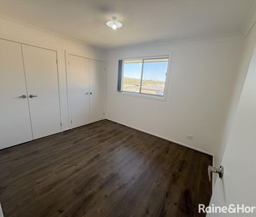 Double-Storey Family Home with Spacious Backyard - Photo 3