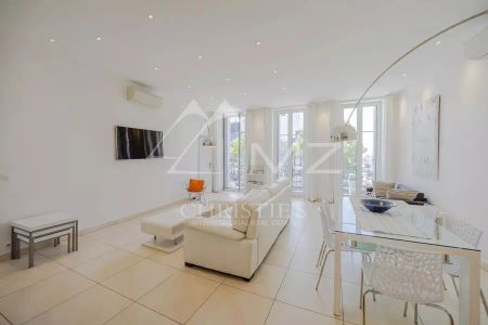 Cannes - Croisette - Appartement 3 chambres - Photo 2