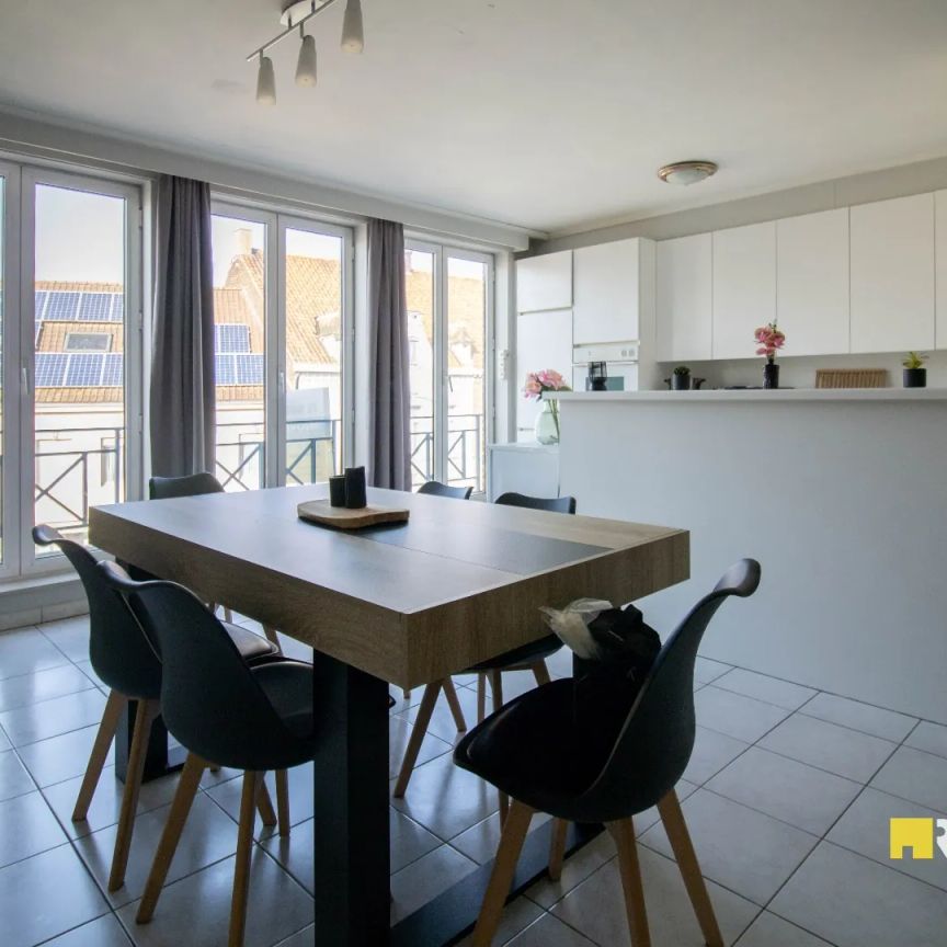 Centraal gelegen en instapklaar appartement (+/- 86 m²) op 2e verdieping met terras - Photo 1