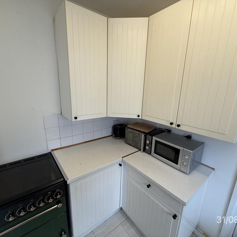 4 bedroom terraced house to rent - Photo 1