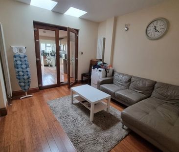 Room in a Shared Flat, Baring Road, SE12 - Photo 6