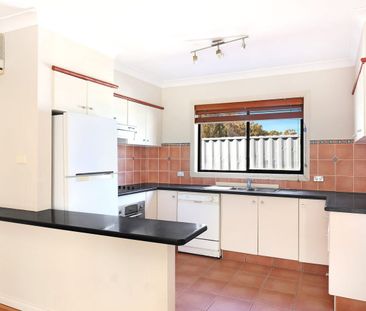 Stylish villa style unit - Photo 5