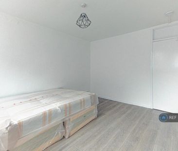 3 bedroom maisonette to rent - Photo 5
