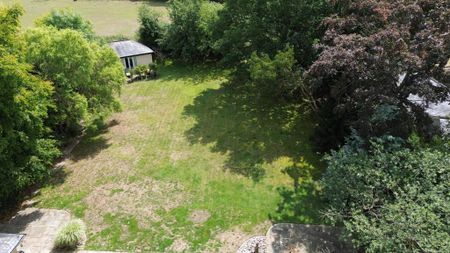 5 bedroom detached house to rent - Photo 3