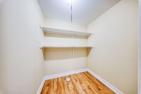 For Lease - 2422 Nichols Drive, Oakville, Ontario - Photo 3