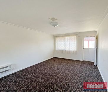 Easy living in comfortable location - Photo 3