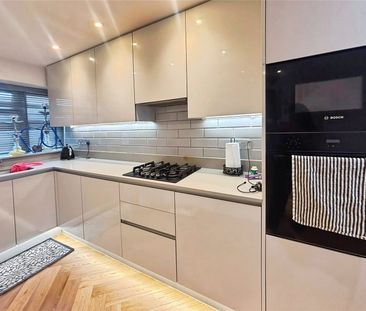 Midsummer Avenue, Hounslowl, TW4 5AZ - Photo 6