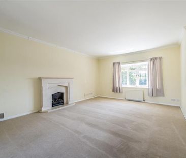 5 bedroom detached house to rent - Photo 2