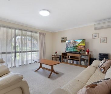 Family Home in Prime Location! - Photo 1
