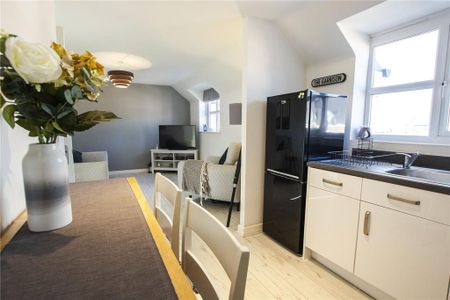 2 bedroom apartment to rent - Photo 4