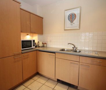 2 bed Flat for rent - Photo 3