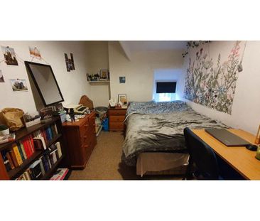 3 bedroom flat to rent - Photo 3