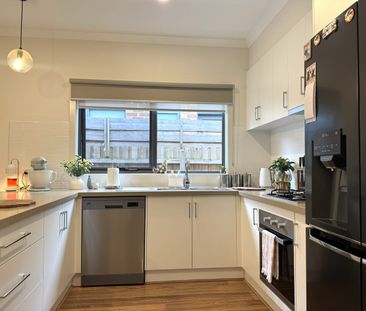 2 Elizabeth Court, Mooroolbark, Vic 3138 - Photo 1