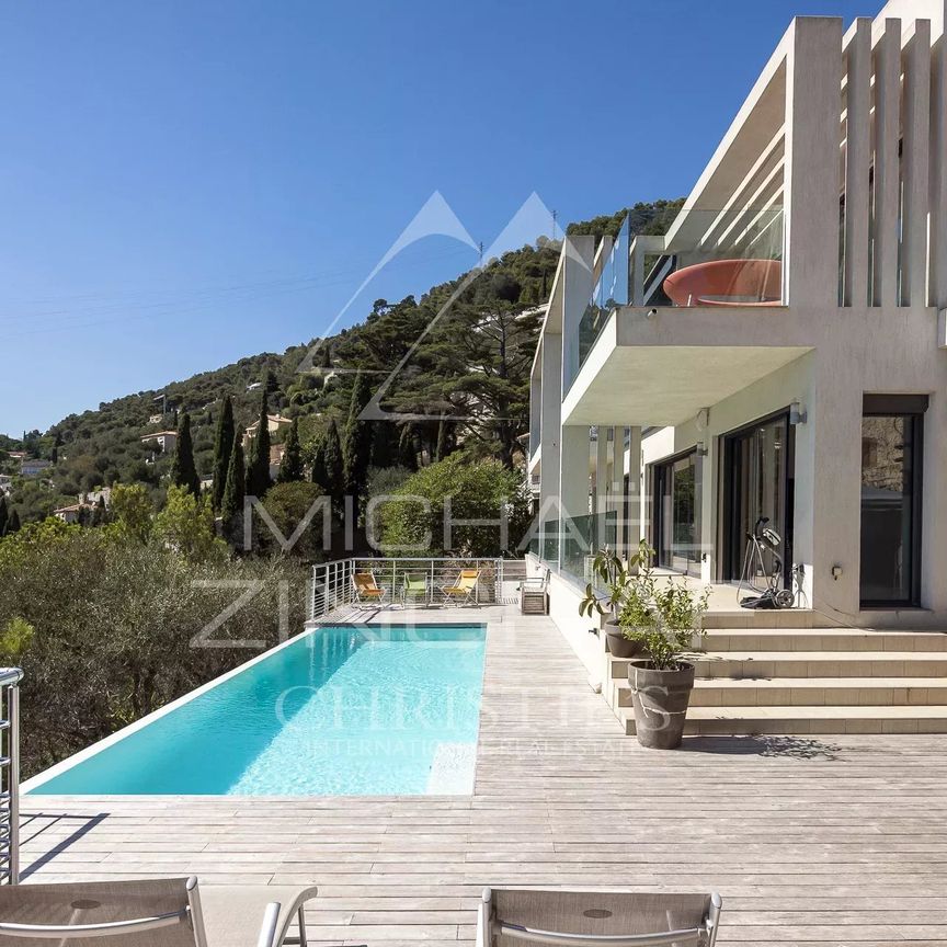 Villefranche-sur-Mer – Superbe villa contemporaine avec vue mer - Photo 1